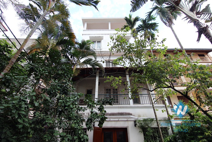 Beautiful house with large yard for rent on Dang Thai Mai, Tay Ho, Hanoi